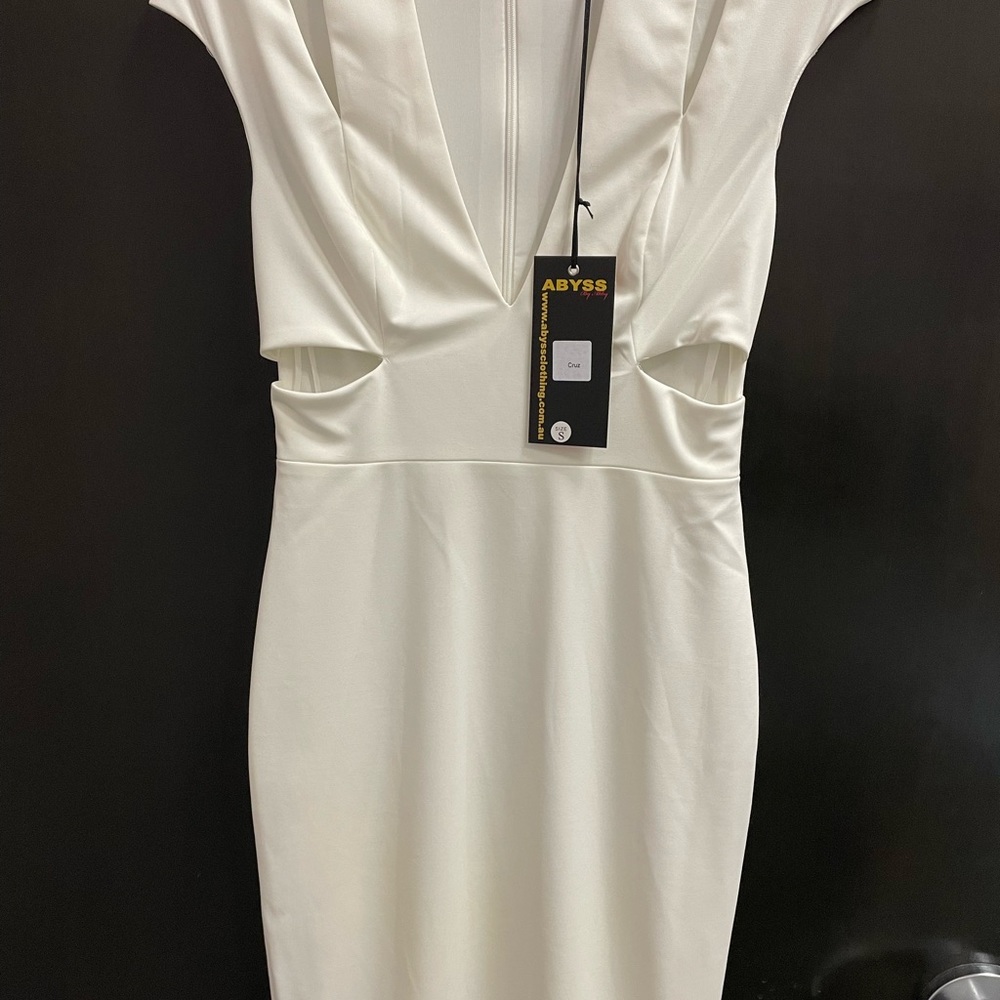 NWT Small White Form Fitting Dress 🕊 - Picture 2 of 14